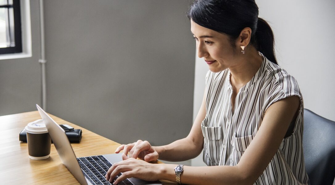 job description social media specialist